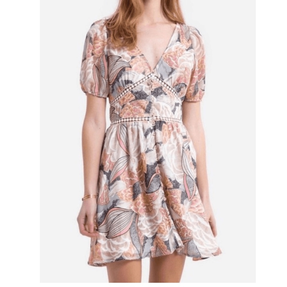 BNWT Molly Bracken Floral Boho Lace Dress